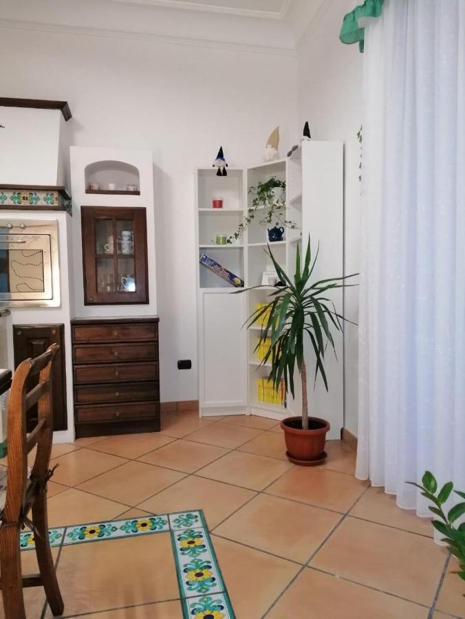 La Casa Di Tania A Napoli Apartment Bagian luar foto
