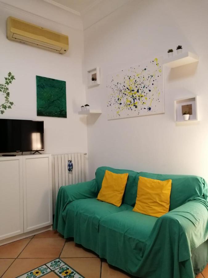 La Casa Di Tania A Napoli Apartment Bagian luar foto
