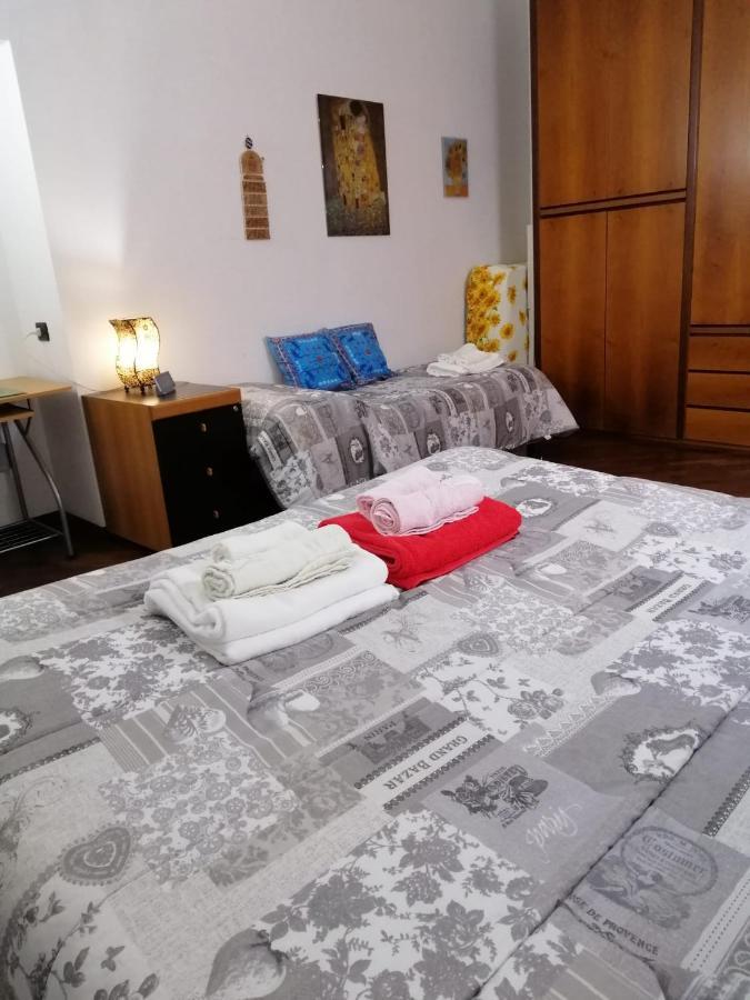 La Casa Di Tania A Napoli Apartment Bagian luar foto