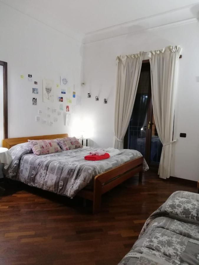 La Casa Di Tania A Napoli Apartment Bagian luar foto
