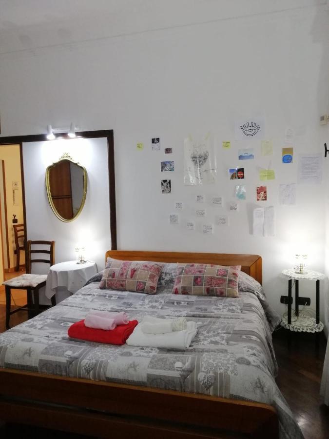 La Casa Di Tania A Napoli Apartment Bagian luar foto