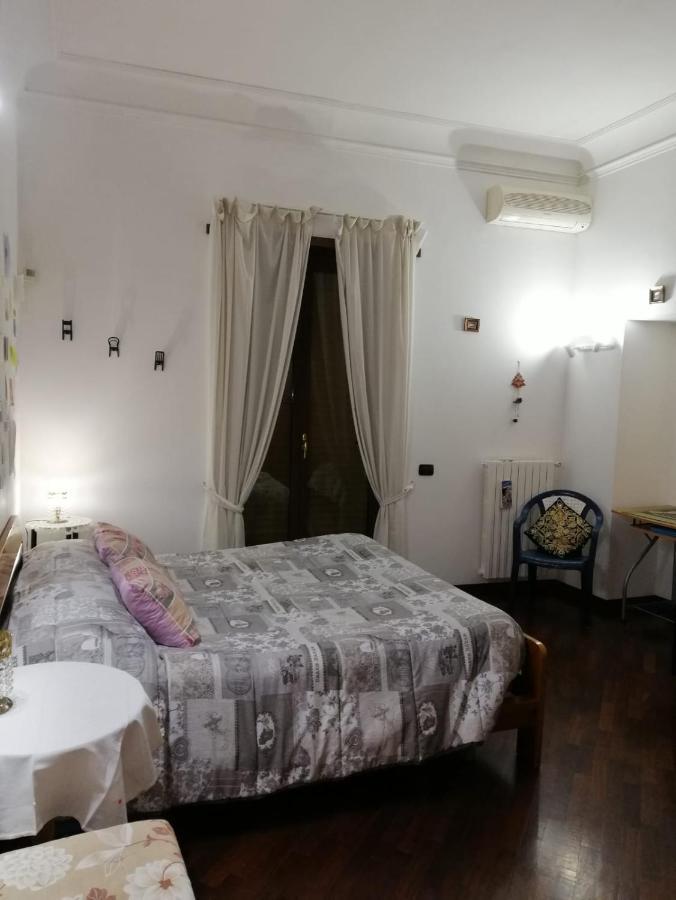 La Casa Di Tania A Napoli Apartment Bagian luar foto